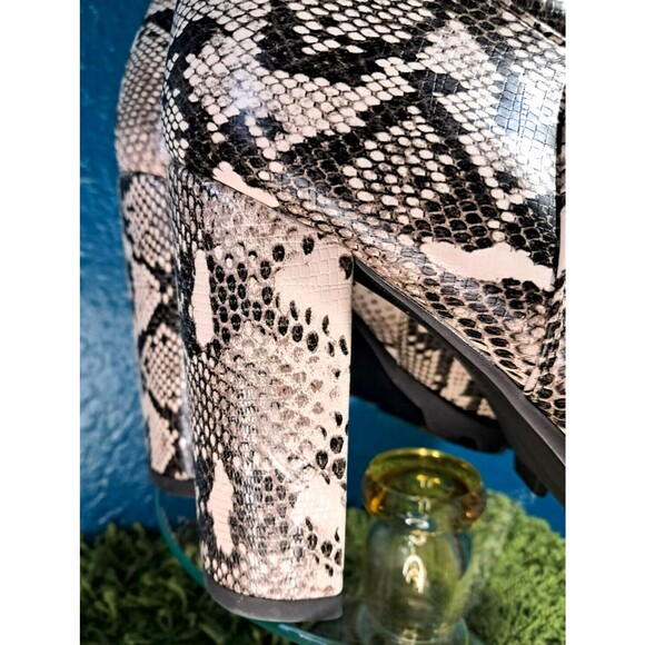 Claudeta Snakeskin Boots Faux Leather Size 10M  Zip Up Chunk Heel Womens - Picture 7 of 13